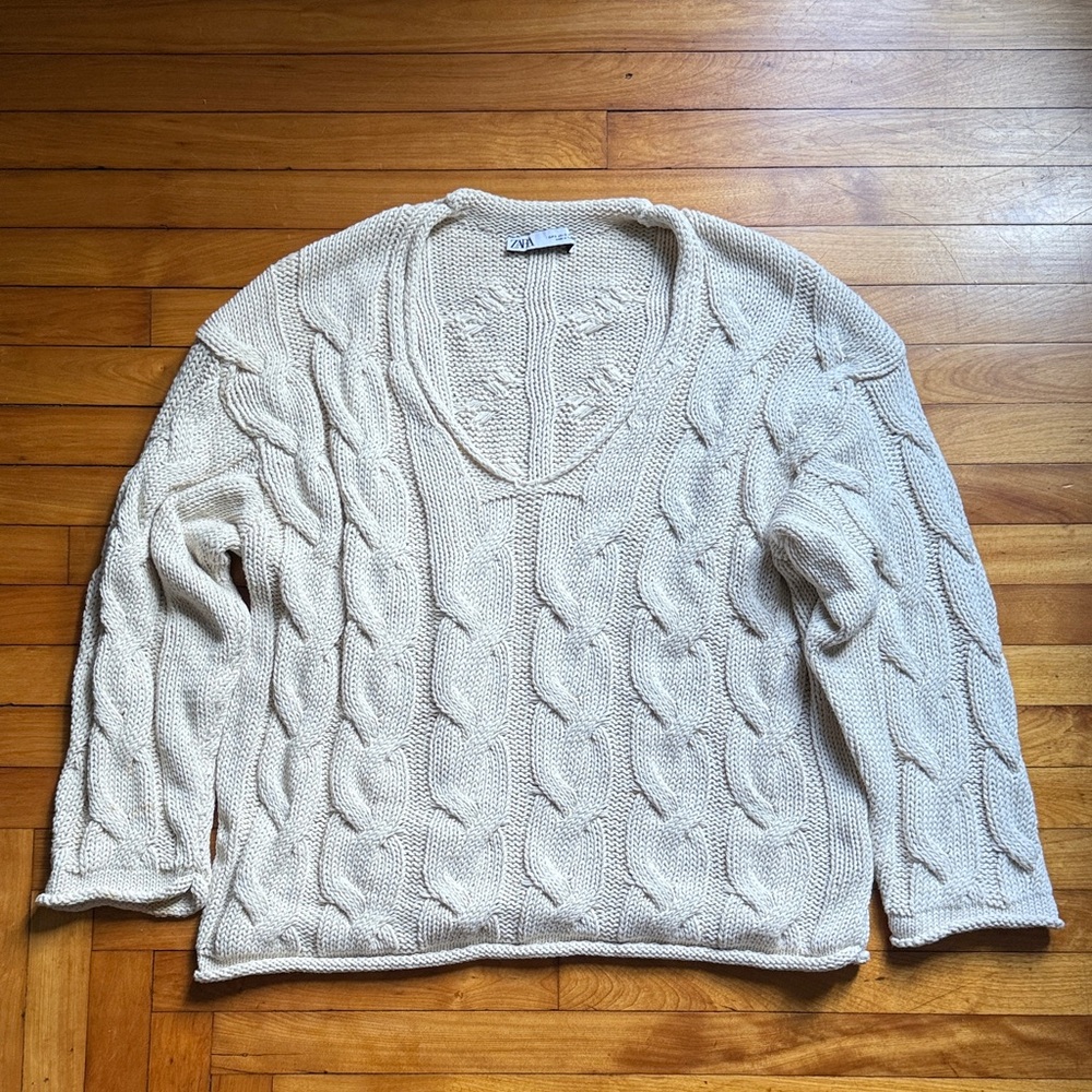 Zara Cream V-Neck Cable Knit Sweater